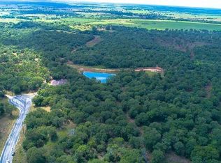 179 Bowie Trl, Luling, TX 78648