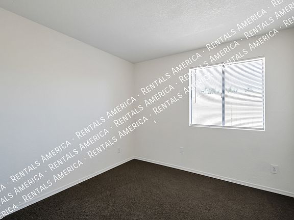 5th image of 552 W Kilarea Ave