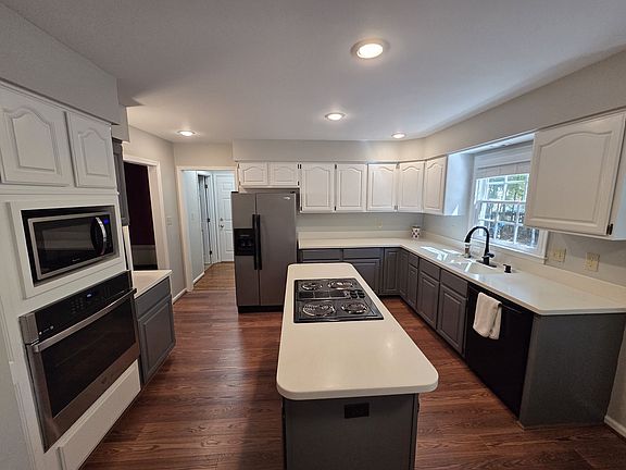4th image of 3507 Fieldcrest Ct
