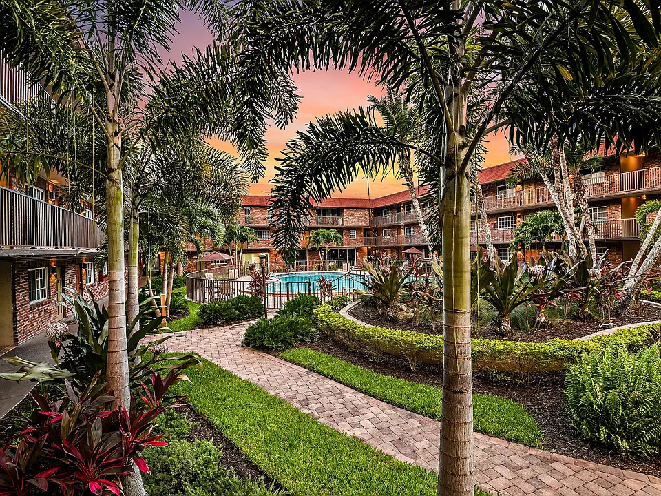 Veranda Flats