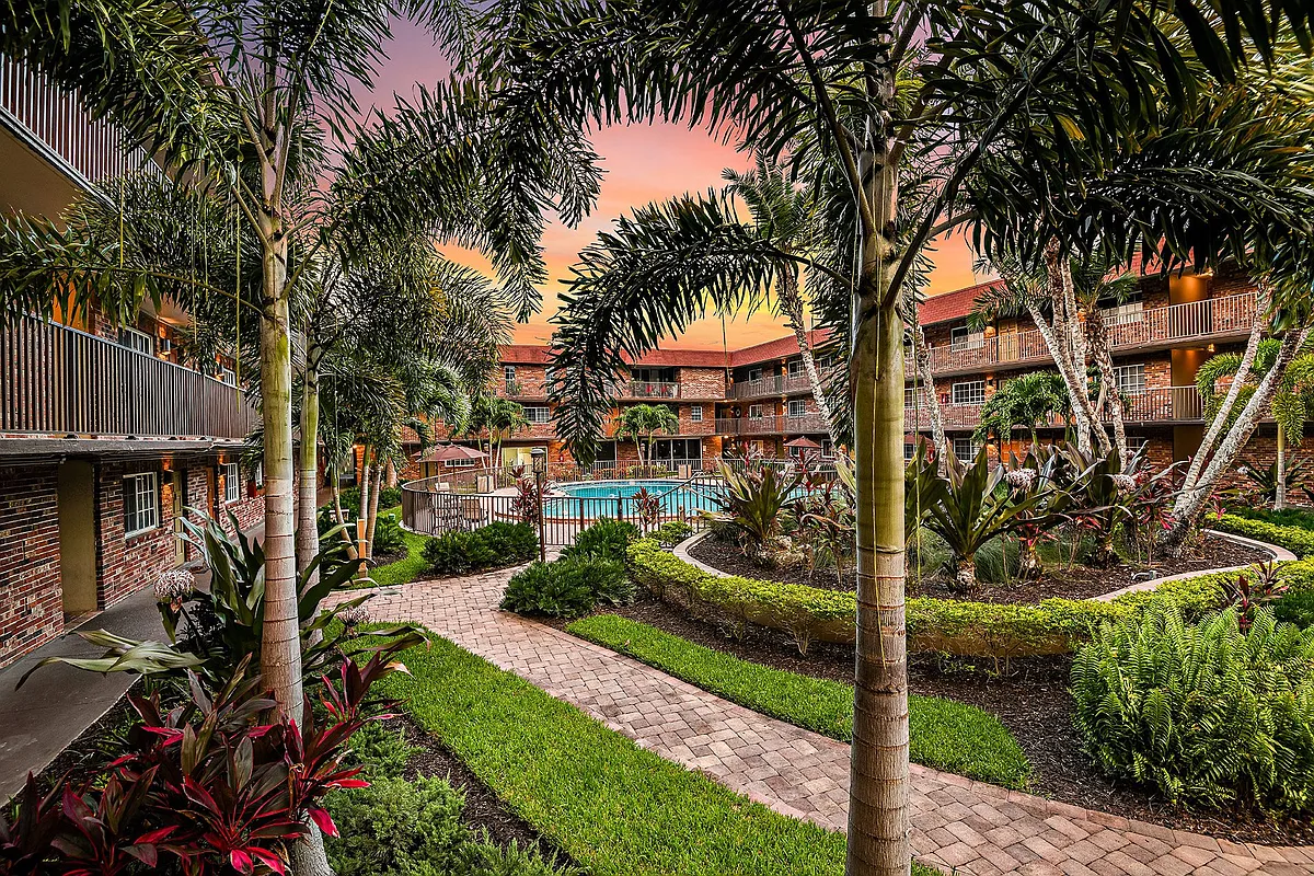 Building Photo - Veranda Flats