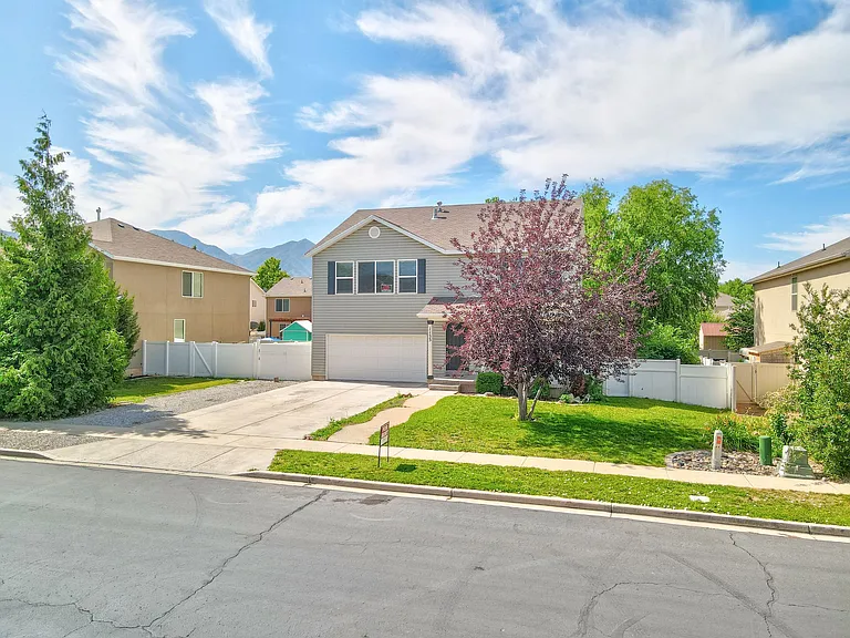 1153 W 400 S — Photo 36