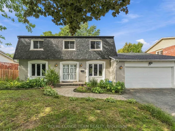 19 Amberwood Cres, Ottawa, ON K2E 7B7