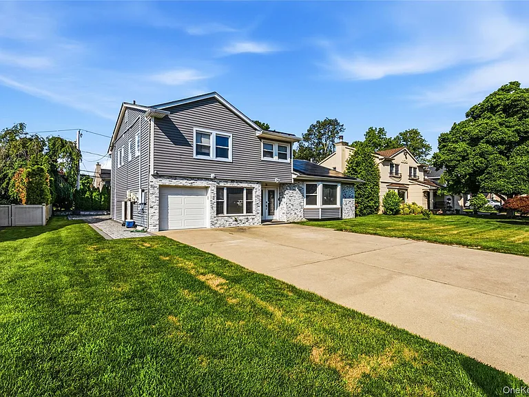 31 Sutton Hill Ln — Photo 3