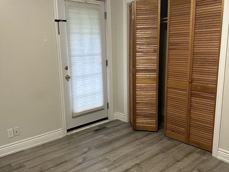 560 Big Bay Point Rd — Photo 10