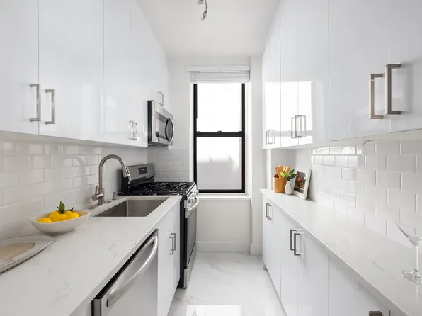 210 West 103rd Street image 3 of 21