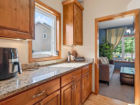 5th image of 5701 Oregon Ct