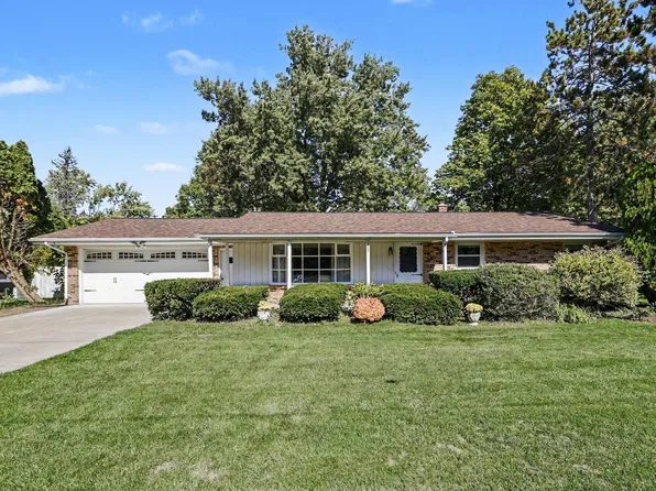 205 Jakway Ave, Benton Harbor, MI 49022