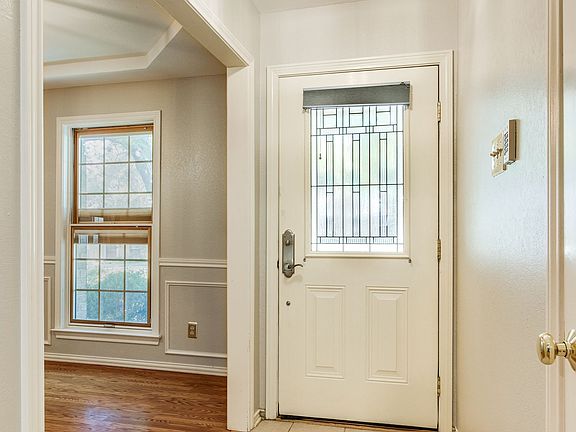 3rd image of 355 Aspenway Dr