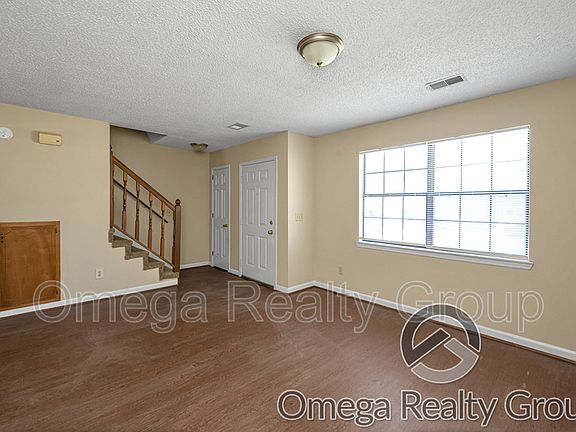 4th image of 2229 Cheshire Dr