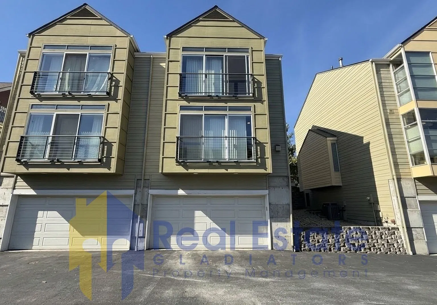 Picture-Perfect Townhome 2433 S I St, Tacoma, WA 98405 — Photo 3