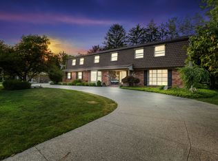 21840 Riverview Dr, Beverly Hills, MI 48025