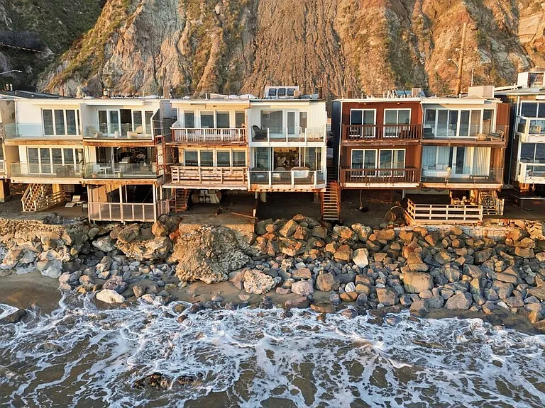20456 Pacific Coast Hwy — Photo 2