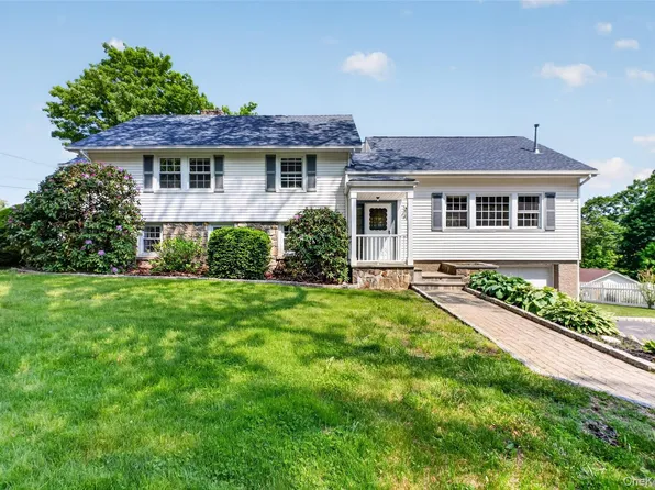 50 Ellen Ave, Mahopac, NY 10541
