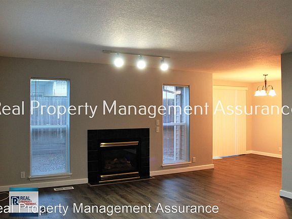 5th image of 467 SE Brookwood Ave