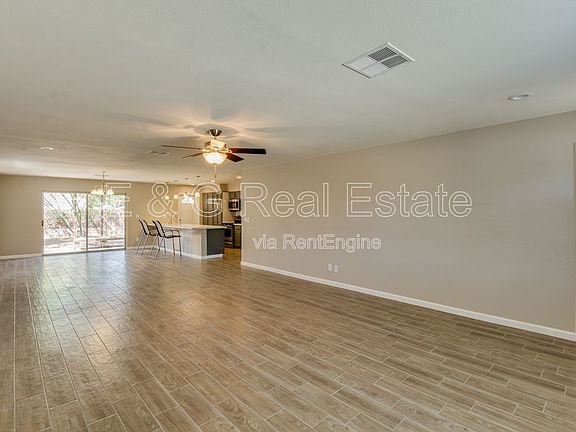 5th image of 332 E Malibu Dr