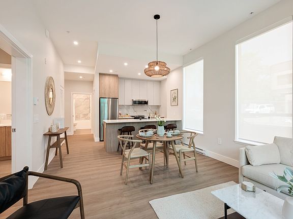 4th image of 3914 Shelbourne St #111A
