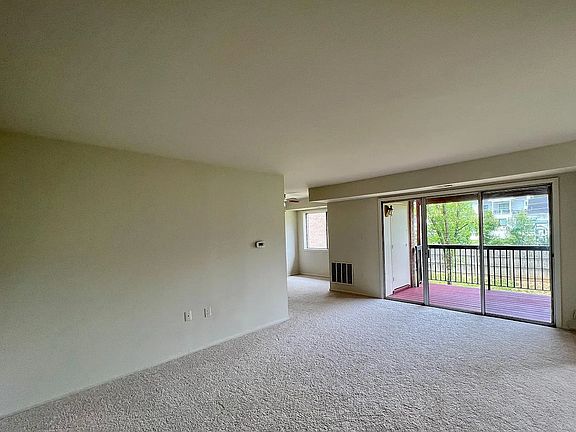 4th image of 202 Park Terrace Ct SE APT 19