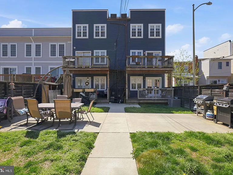 1820 Independence Ave SE #1 — Photo 28