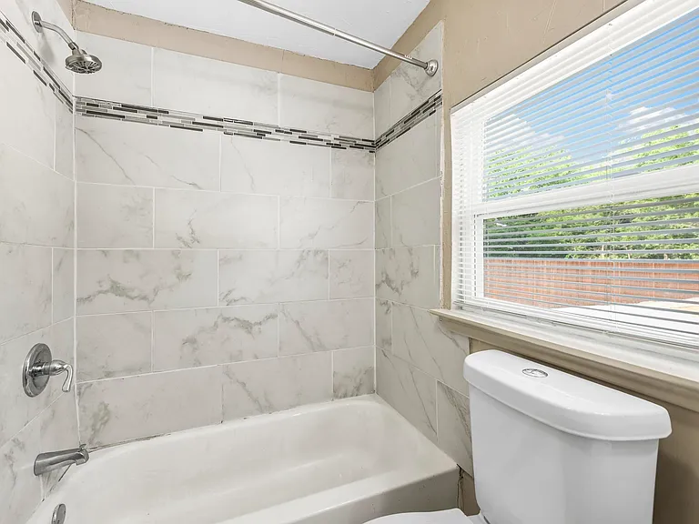 2717 Townsend Dr — Photo 19