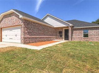 2204 Pedernales Ct, Granbury, TX 76048