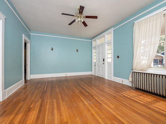 4th image of 494 Lucas Ct