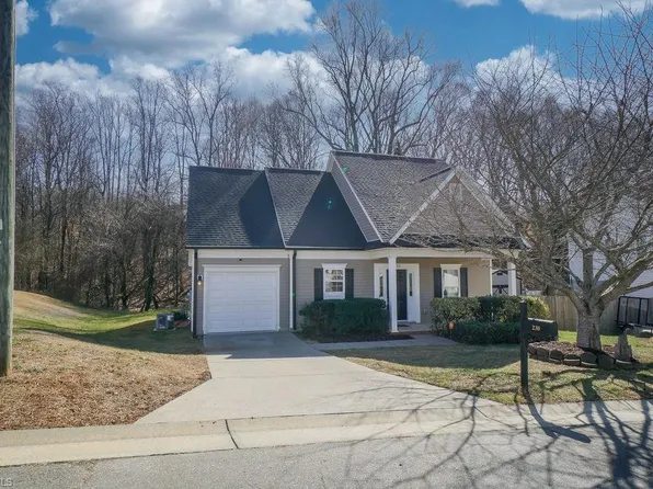 230 Northoaks Dr, Winston Salem, NC 27105