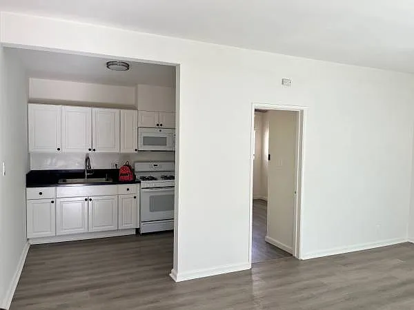 1714 Grismer Ave. — Photo 7