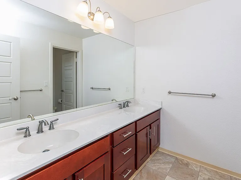 550 Kamaaha Ave #504 — Photo 4