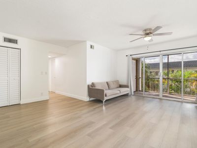 505 Spencer Drive #207, West Palm Beach, FL, 33409