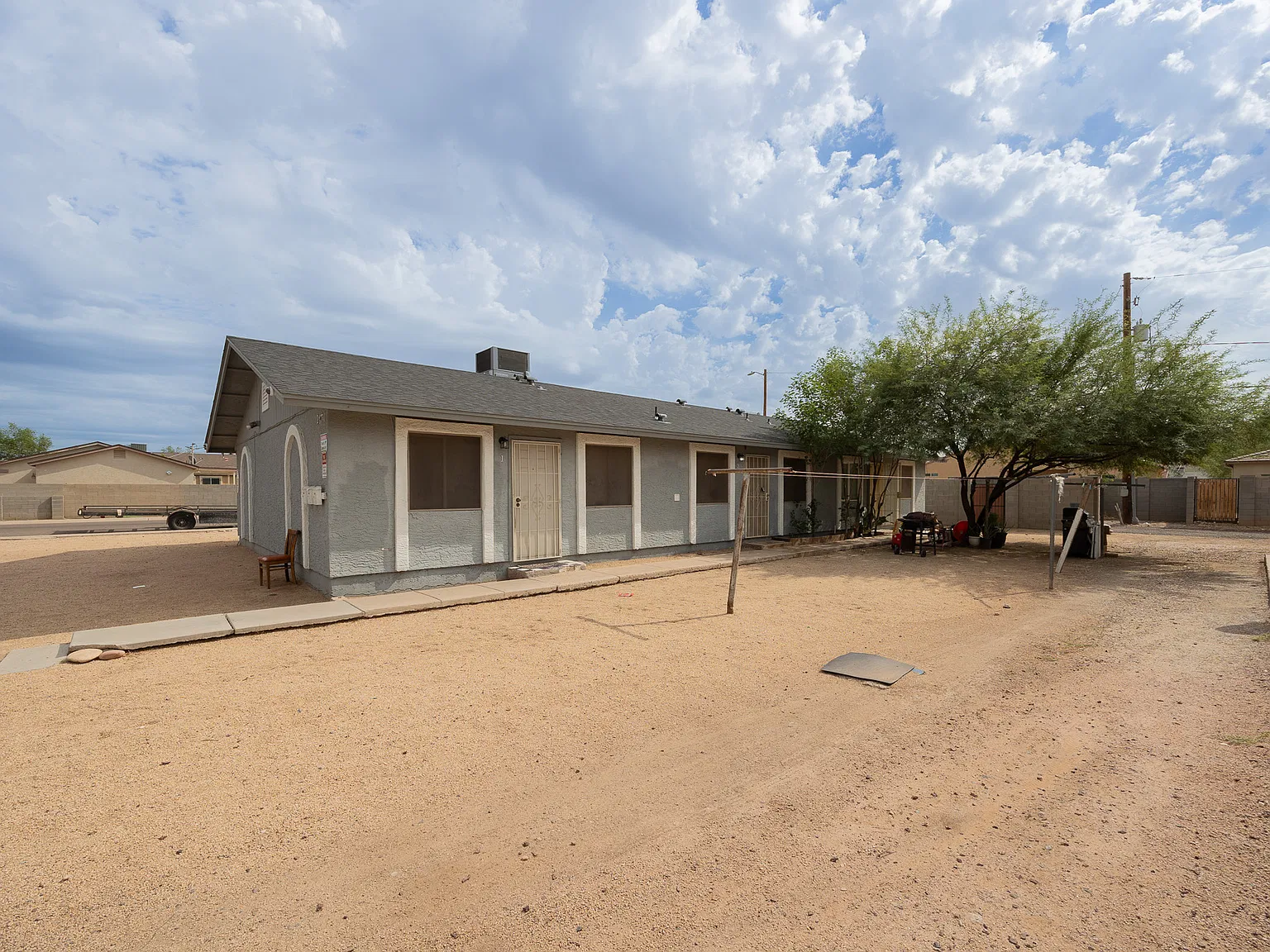 2571 E Mobile Ln, Phoenix Az — Photo 1