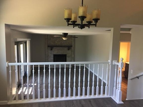 4th image of 2130 E Logan Ave
