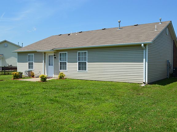 4th image of 2106 Greenbrier Cir