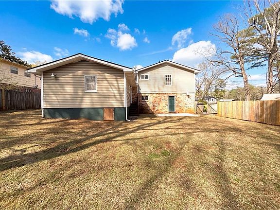 5th image of 2385 Tarian Dr