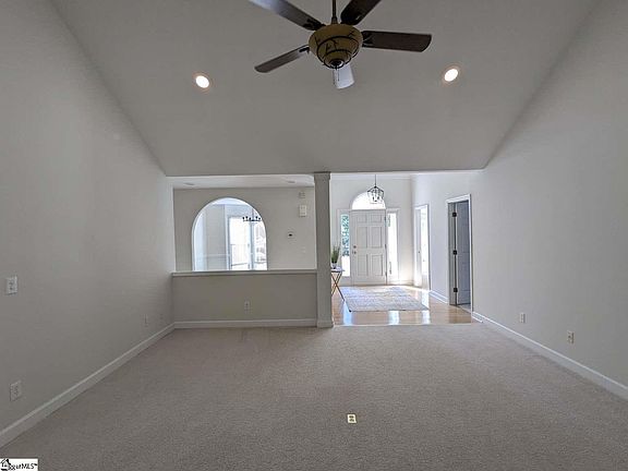 5th image of 207 Sun Garden Ct