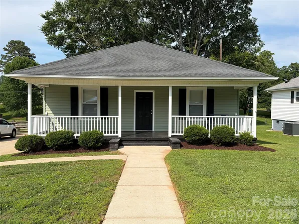 113 Pleasant St, Belmont, NC 28012