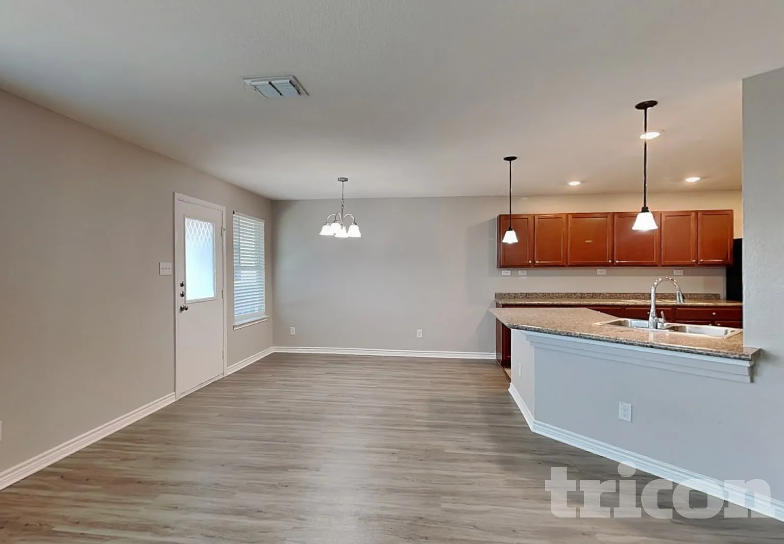 1519 Overlook Bank San Antonio TX — Photo 4