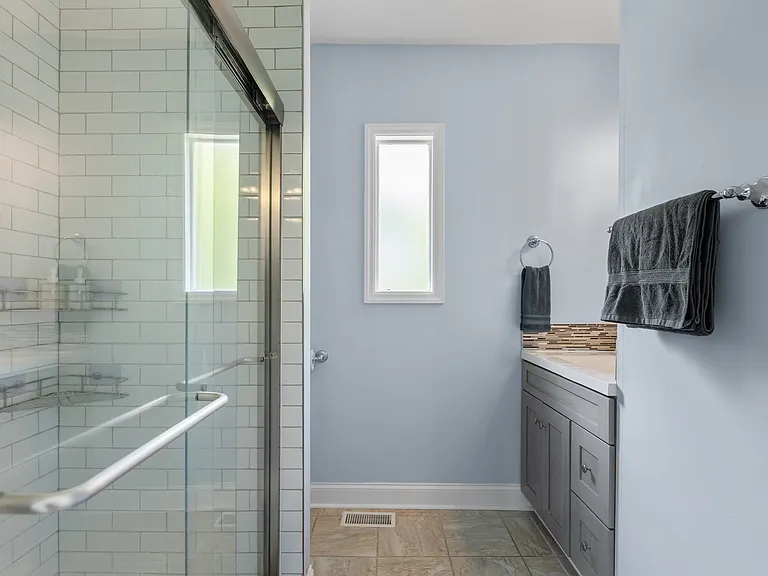 609 N Hyde Park Ave — Photo 22