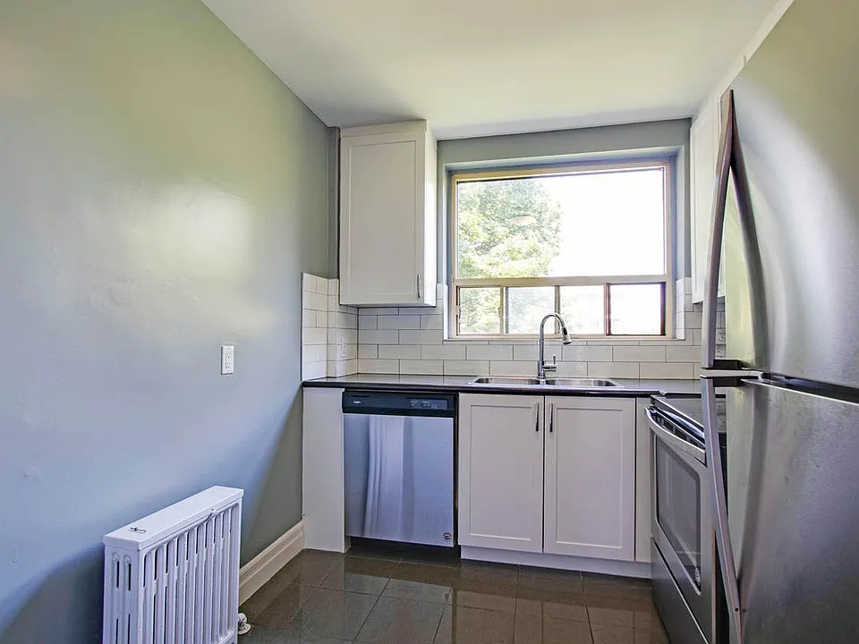 1 Crown Hill Pl