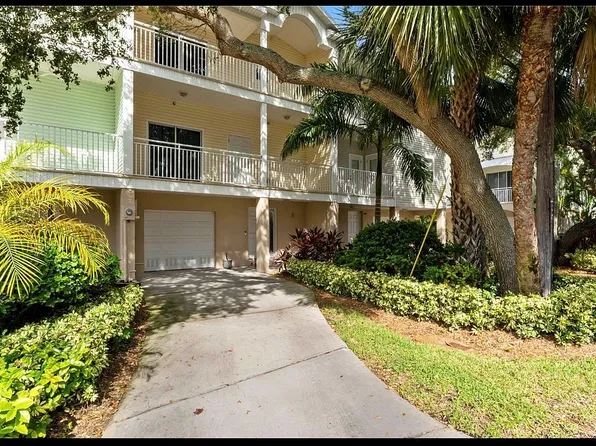512 1st St APT 108, Indian Rocks Beach, FL 33785