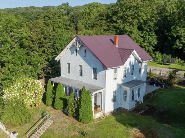 1107 Arch St, Ashland, PA 17921
