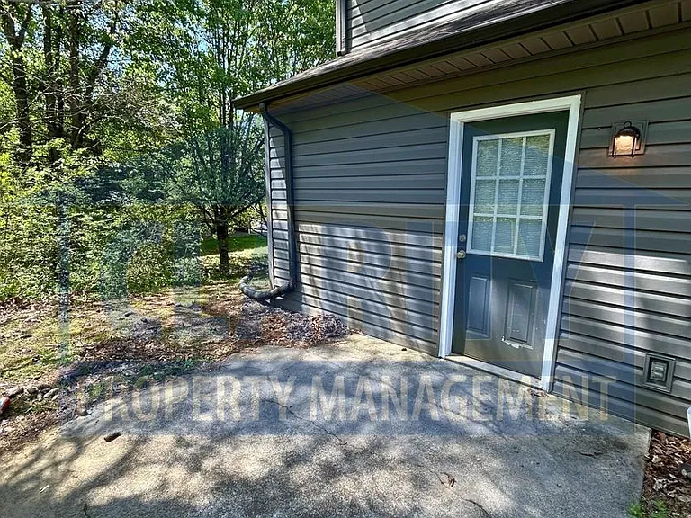 1910 Ohio Ave NW — Photo 3