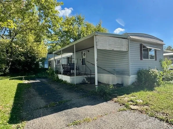 51 Estate Dr, Brookville, OH 45309