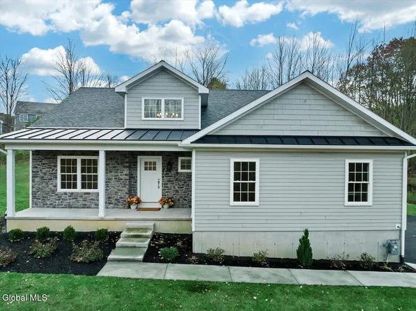 518 Pinewoods Avenue, Troy, NY 12180