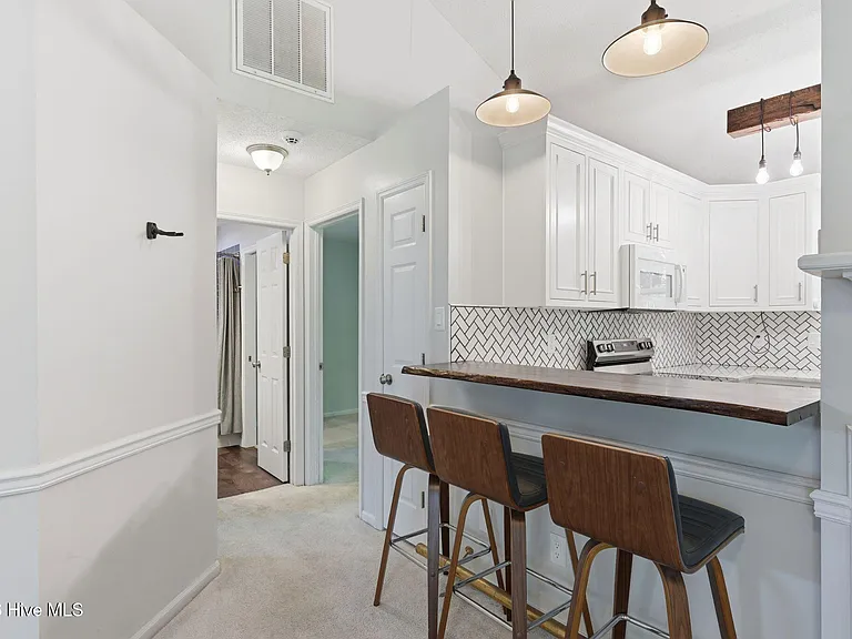 3411 Belmont Blvd — Photo 12