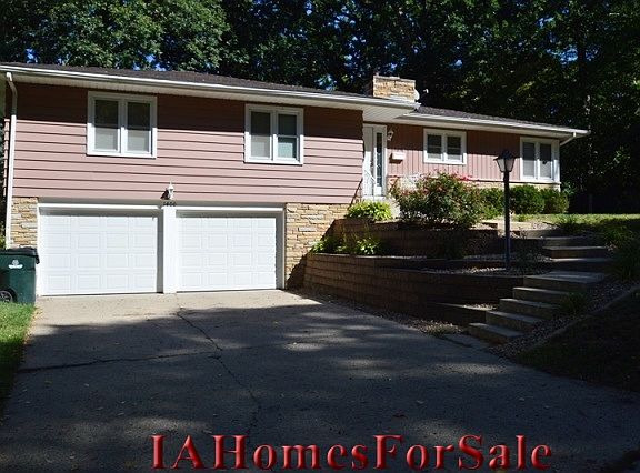 1400 Parkwood Dr SE