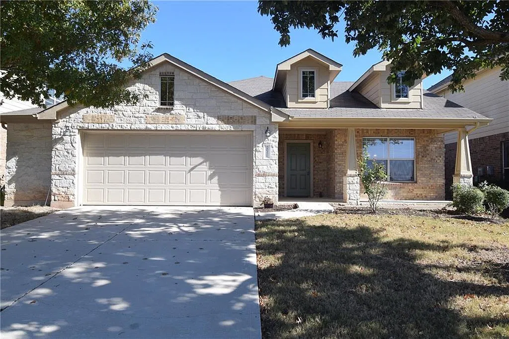 3 bed, 2.0 bath, 1915 sqft, $2,100 — Photo 1