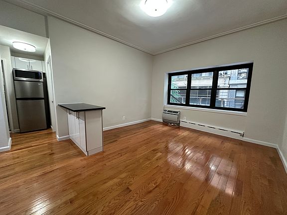 4th image of 11 E 32nd St APT 2A