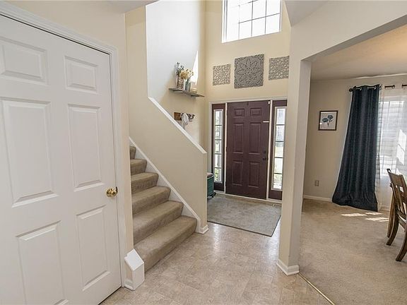 3rd image of 7586 Sheffield Ct