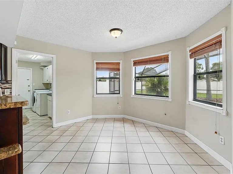 7925 Tumblestone Dr — Photo 13